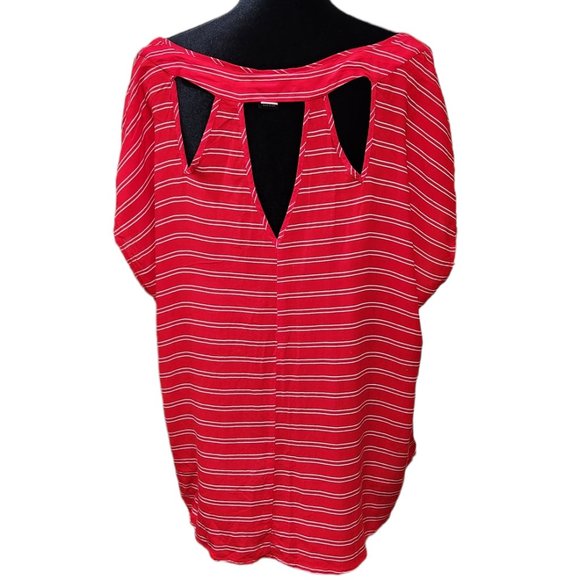 ❤️2/$18 Torrid Red and White Stripe Dolman cut-out blouse Top Shirt Plus 1x - Picture 4 of 8